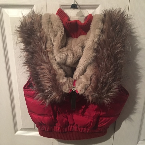 2/$25 F21 Streetwear Red Hooded Faux Fur Puffer Vest - Picture 5 of 7